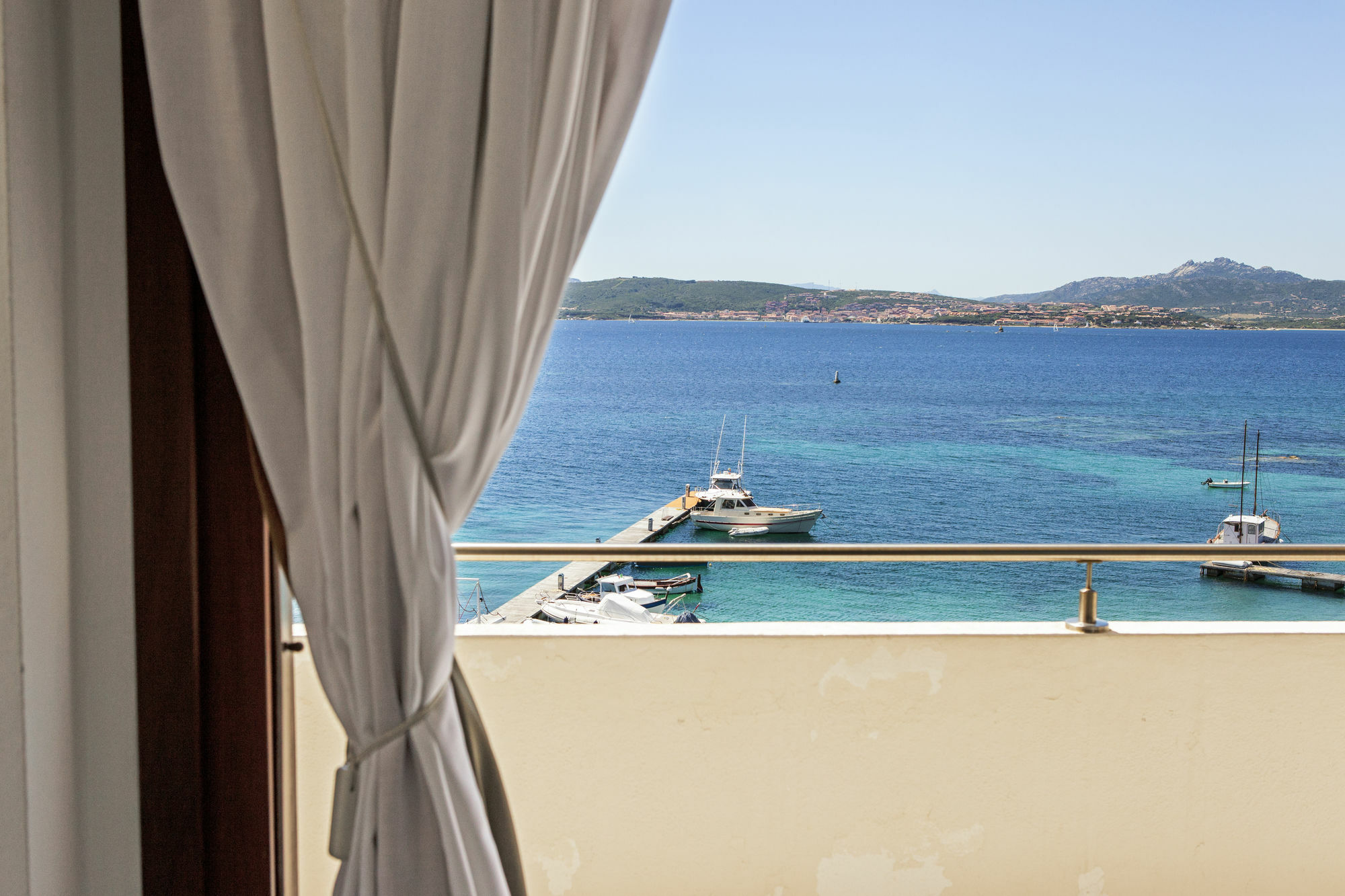 Hotel Miralonga Ла-Маддалена Екстер'єр фото